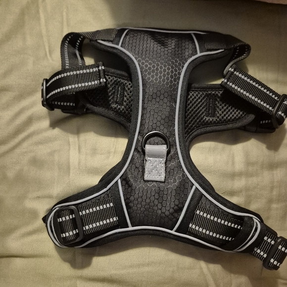 NIP Black Dog Harness Medium With 2 leash clips - Picture 11 of 15